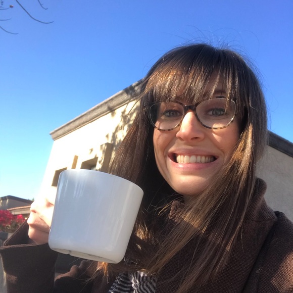 Meet your Posher, Ariel - Picture 1 of 2